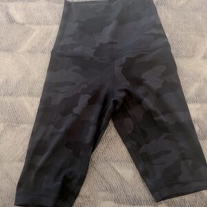 Cami print lululemon shorts-size 2